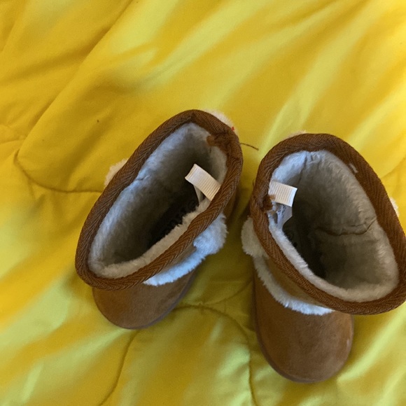 Baby Girl Boots - Picture 2 of 4